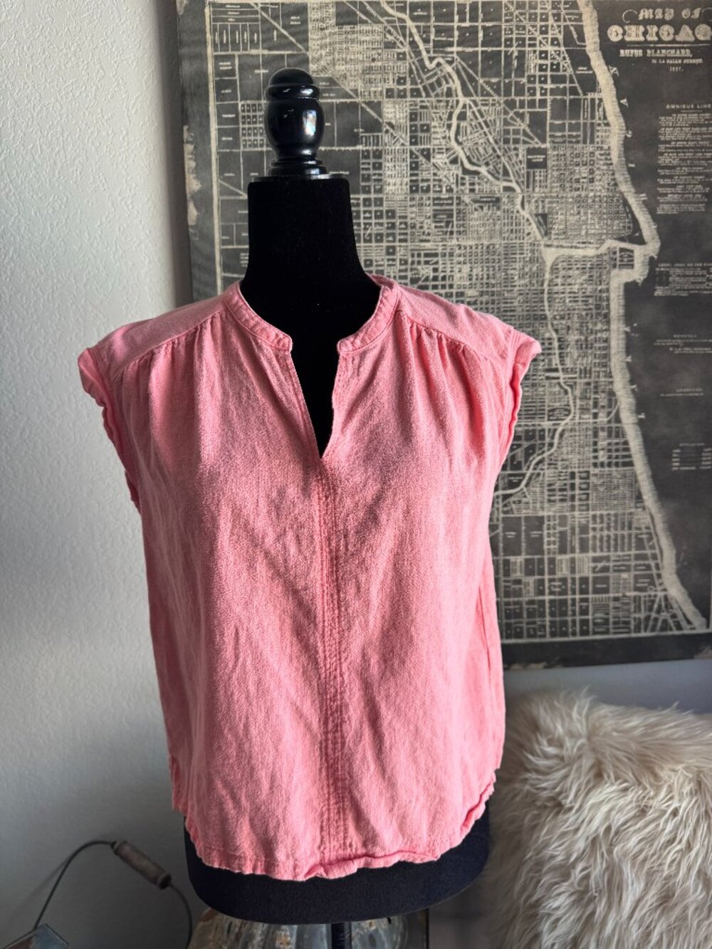 Size S - Splendid Light Coral Linen Blend Cap Sleeve Top w/Split V Neck